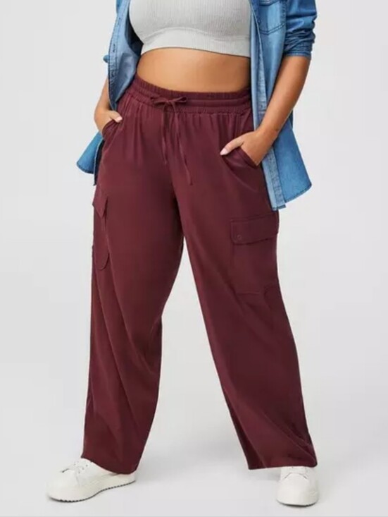torrid Pants - Torrid Burgundy Challis Wide Leg Cargo Pants Size 1 Short